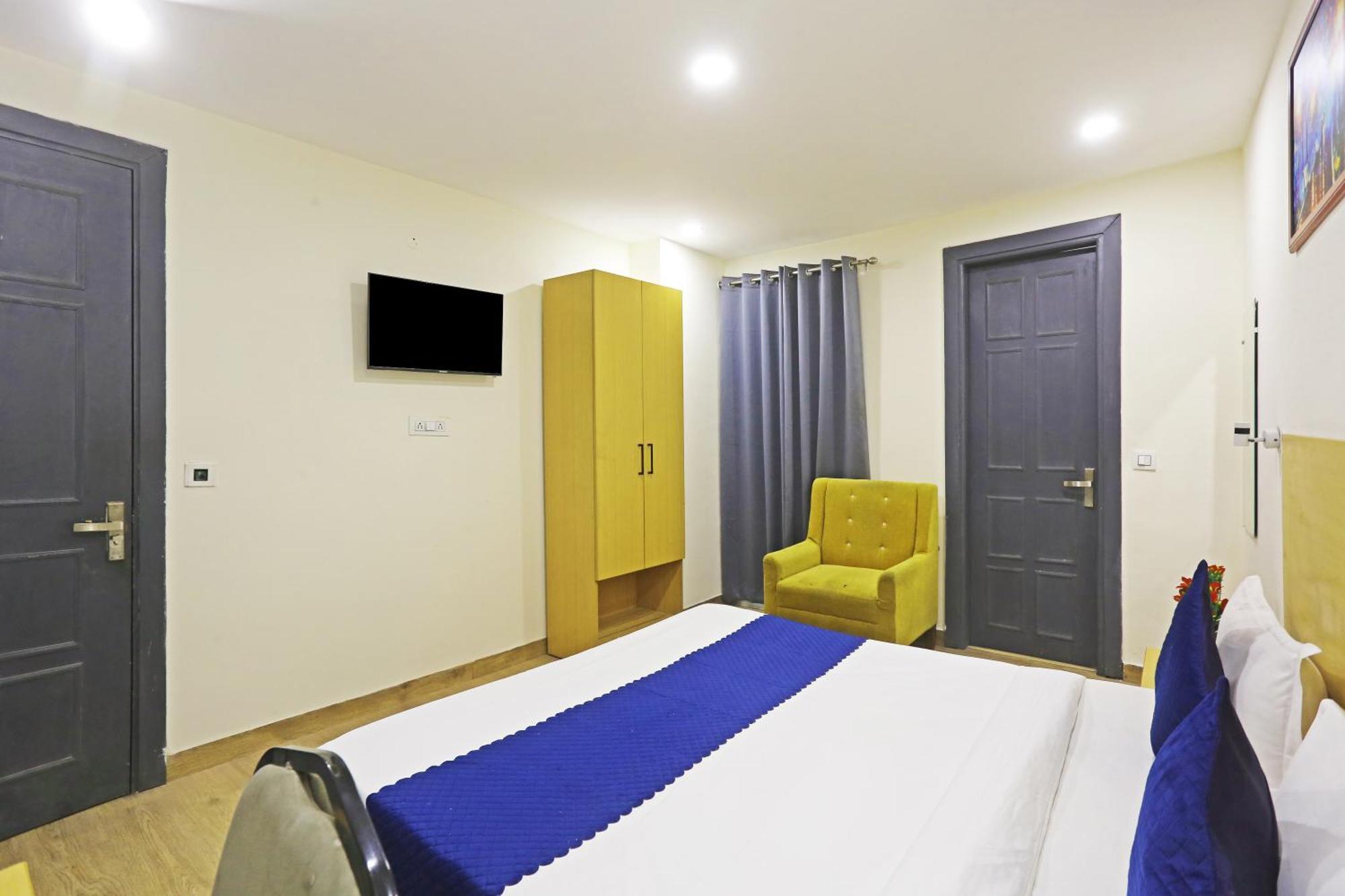 Hotel Twamev Residency Uttam Nagar Couple Friendly Delhi  Exterior photo