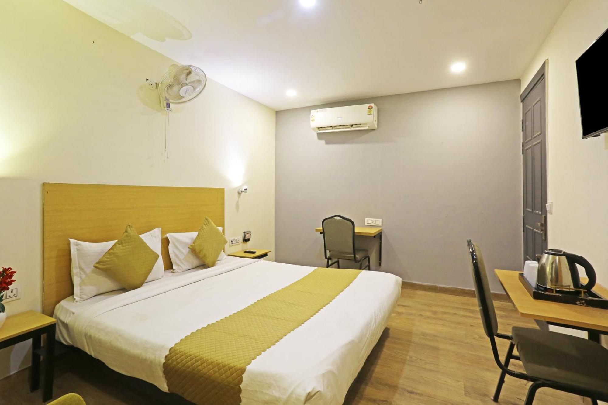 Hotel Twamev Residency Uttam Nagar Couple Friendly Delhi  Exterior photo